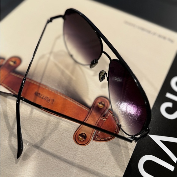 Quay Australia x Desi Perkins High Key Sunglasses - Picture 3 of 9